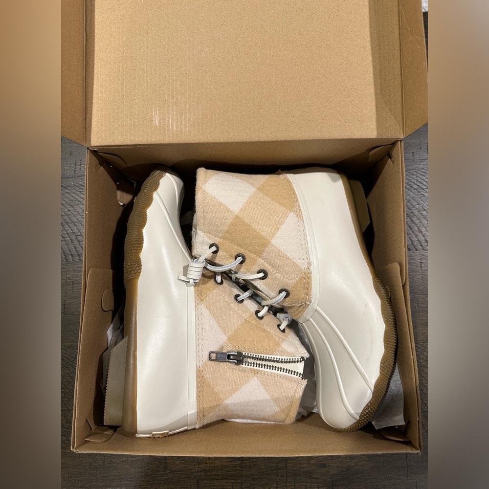 Sperry Saltwater Duck Boot Ivory Zipper Women 7.5 Rain Boots